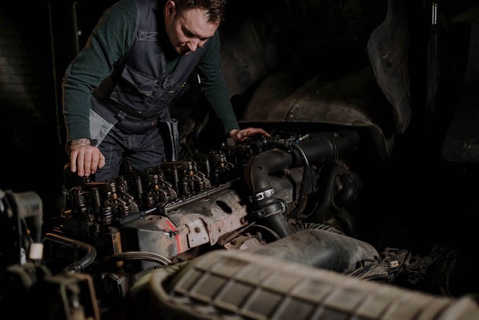 DPF cleaning equipment connected to a BMW diesel at a specialist workshop